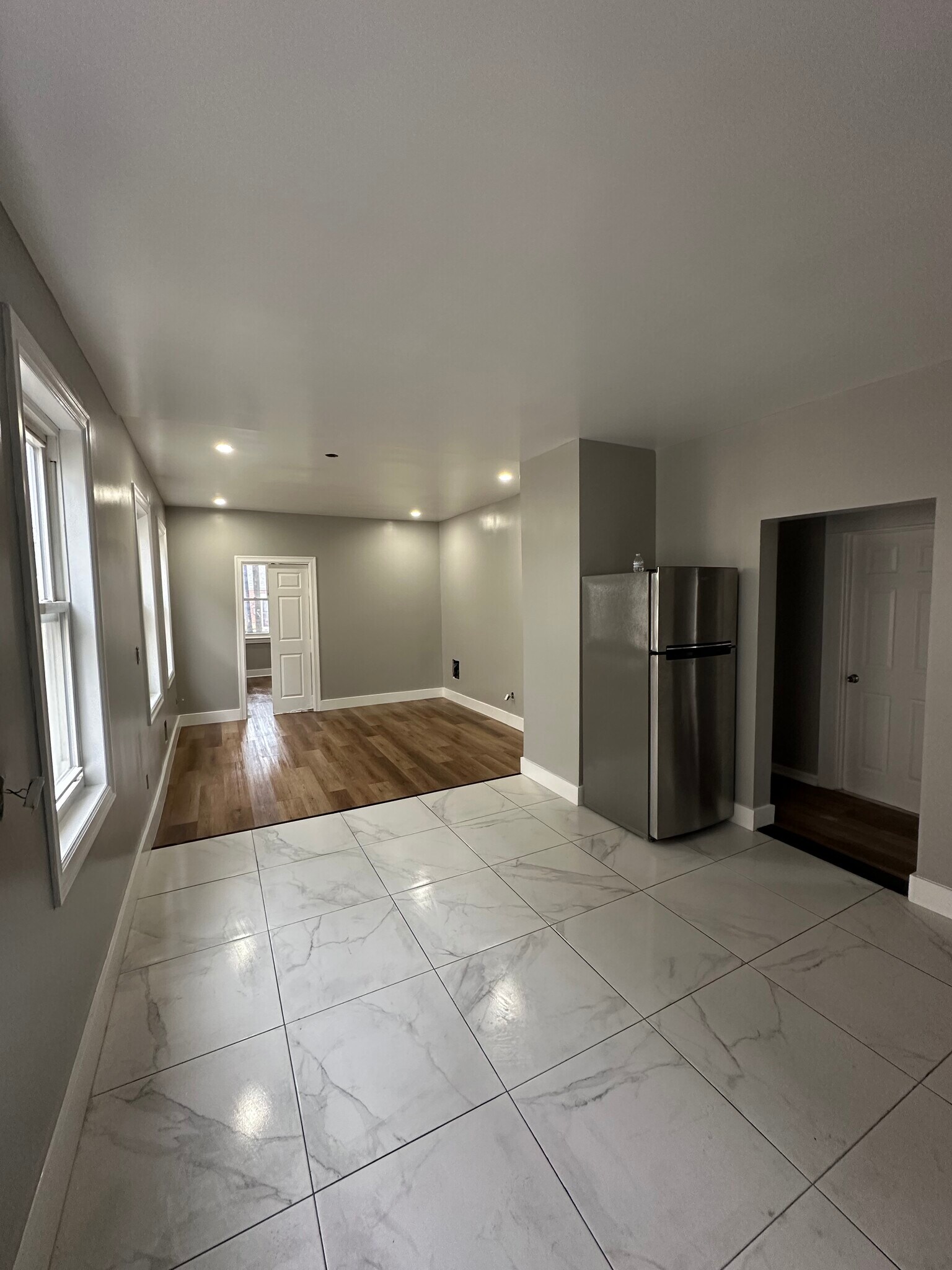 Kitchen/ Living room - 111 Spring St