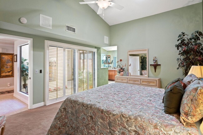 Building Photo - 78505 Vista Del Fuente