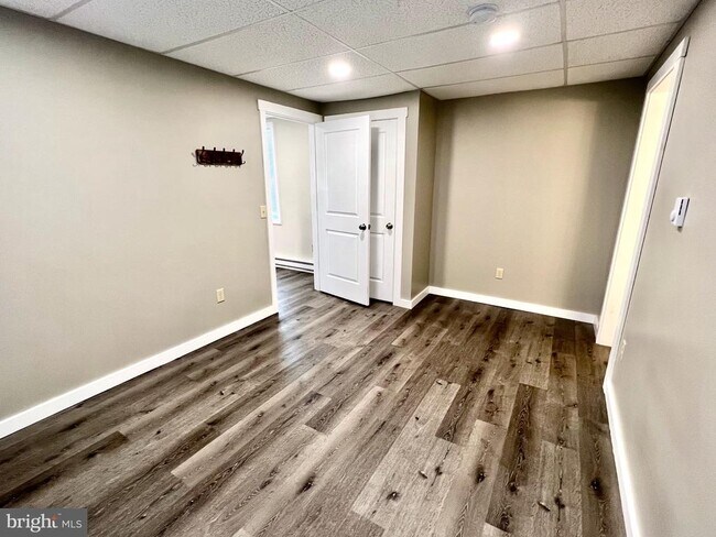 Building Photo - 636 W Penn Ave