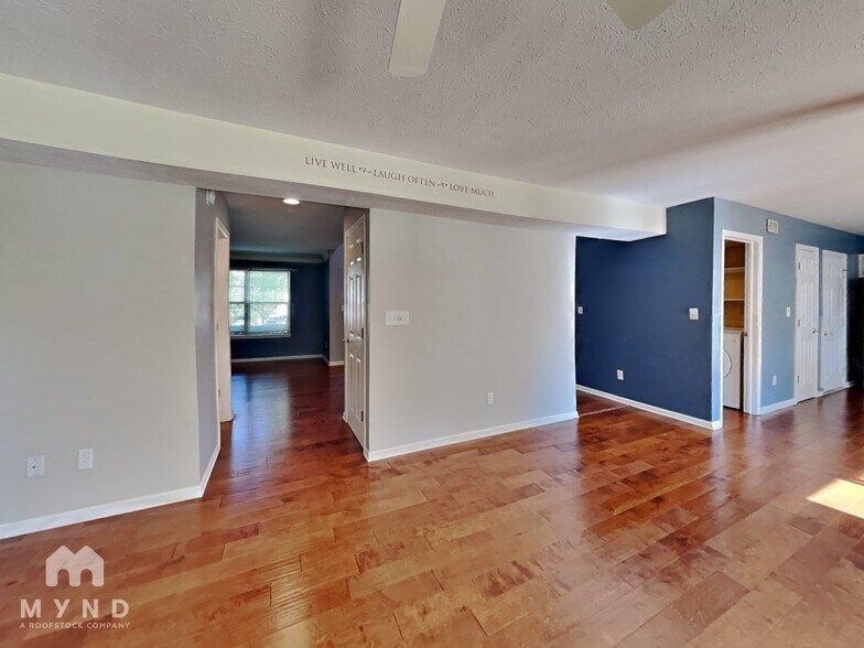 Building Photo - 10301 Springridge Cir