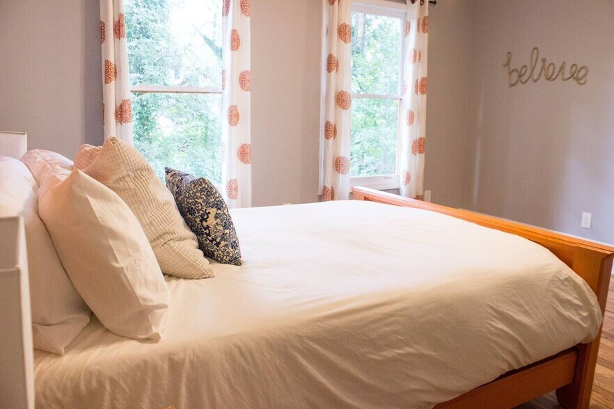 Building Photo - 1118 Oglethorpe Ave SW