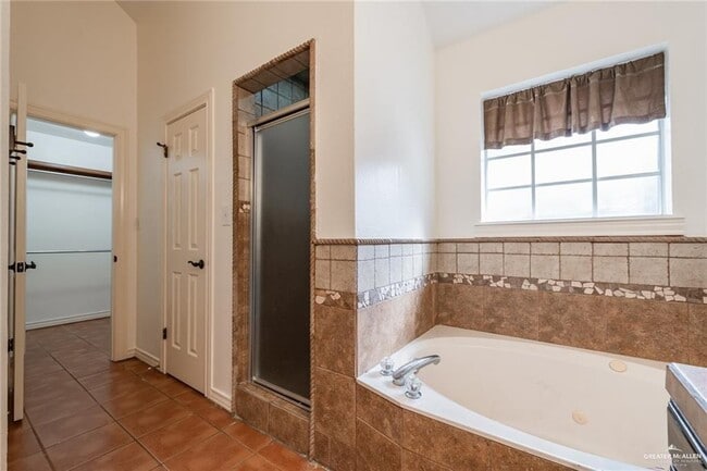 Building Photo - 18 N 30th St