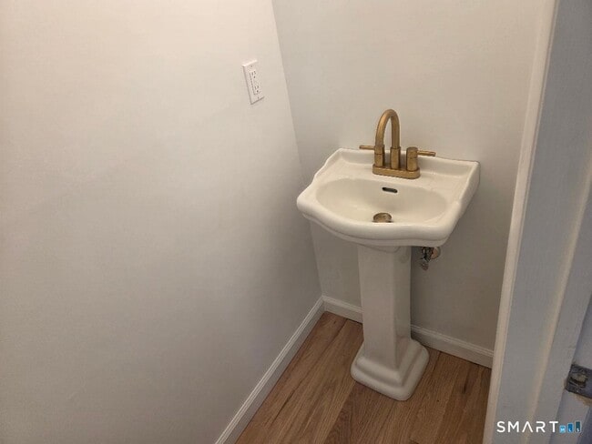 Building Photo - 39 Horton Hill Rd