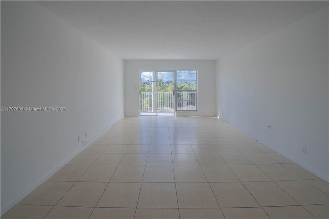 Building Photo - 1220 71st St