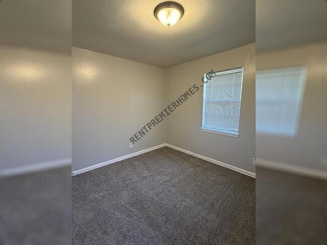 Building Photo - 7720 Bradley Dr