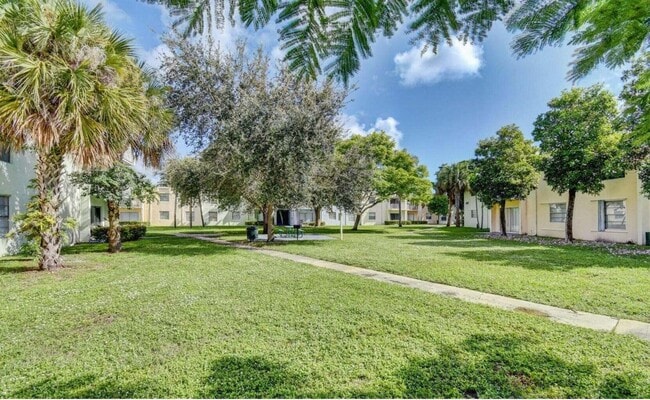 Building Photo - 409 Executive Center Dr