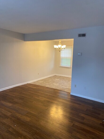 Building Photo - 129 Lewis Ln