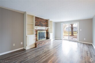 Building Photo - 472 Gresham Dr