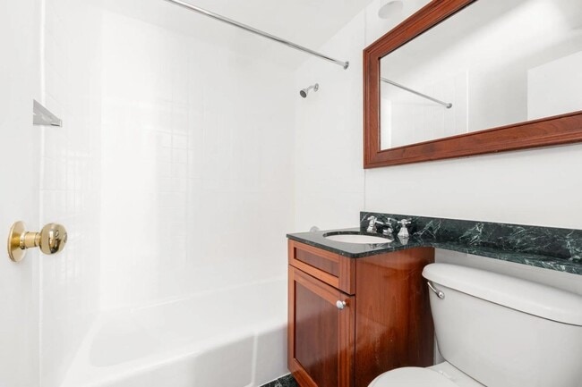 Building Photo - 145 W 80th St