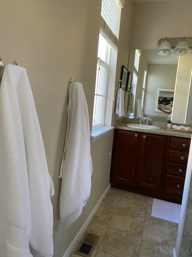 Building Photo - 16179 E Geddes Ln