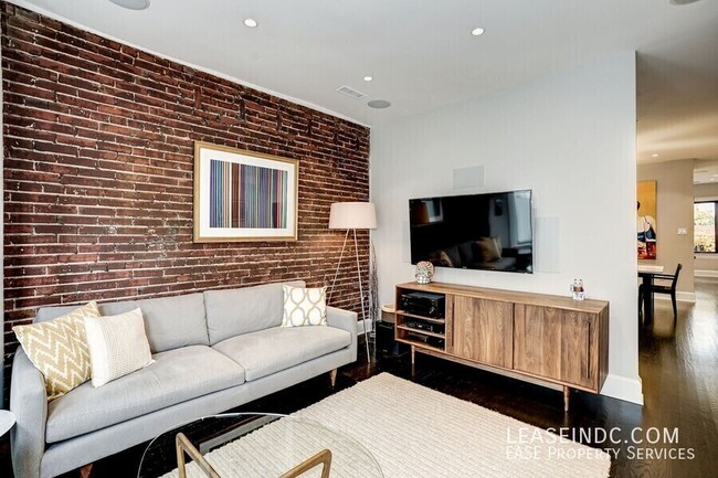 Building Photo - 1964 2nd St NW