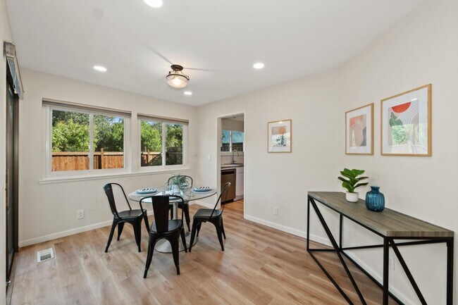 Building Photo - 1545 Camden Village Cir