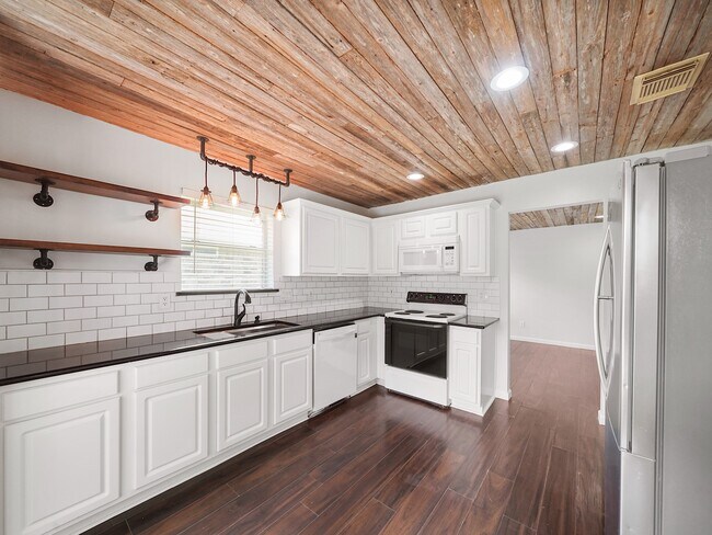 Building Photo - 22227 Eagle Meadow Dr