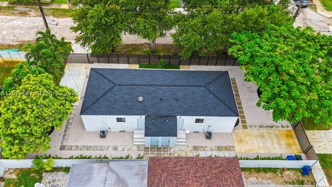 Building Photo - 401 NW 81st St.