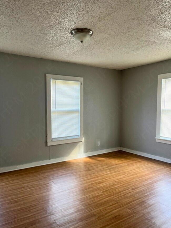 Building Photo - 816 Hays St