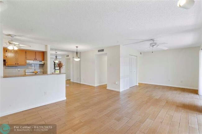 Building Photo - 9870 S Belfort Cir