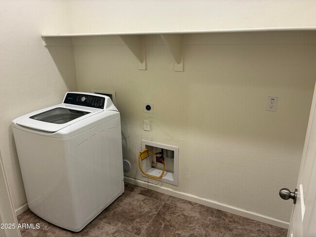 Building Photo - 69 S 195th Ln