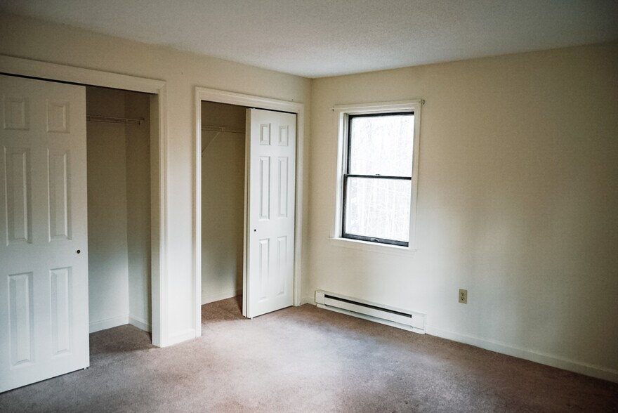 Building Photo - 12 Justines Way