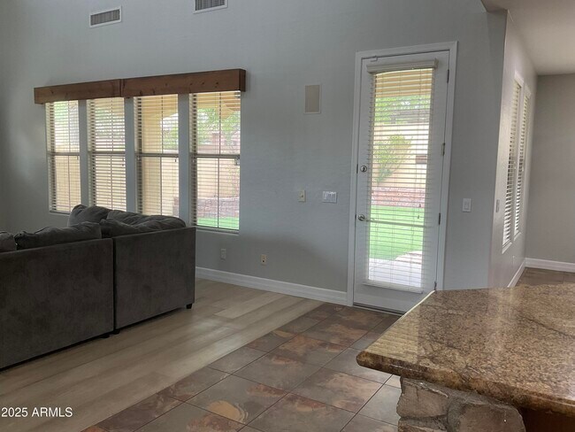 Building Photo - 20893 W Cora Vista