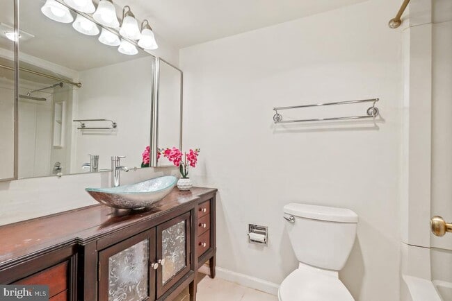 Building Photo - 5904 Mt Eagle Dr