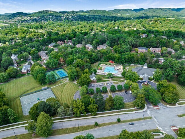 Building Photo - Spotless home in sought after Fieldstone Farms!