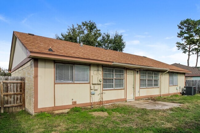 Building Photo - 7342 Sonnet Glen Ln