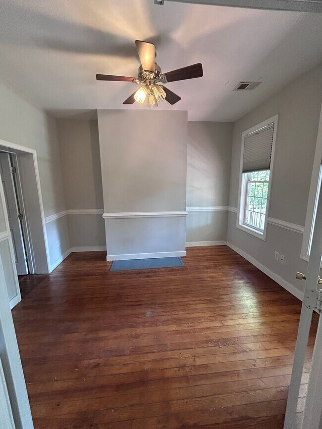Building Photo - Charming 4-Bedroom Rental in The Fan District