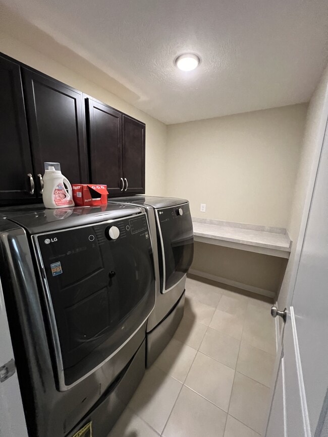 Building Photo - 2738 Kittansett Dr