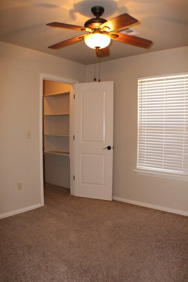 Building Photo - Bixby home available now!