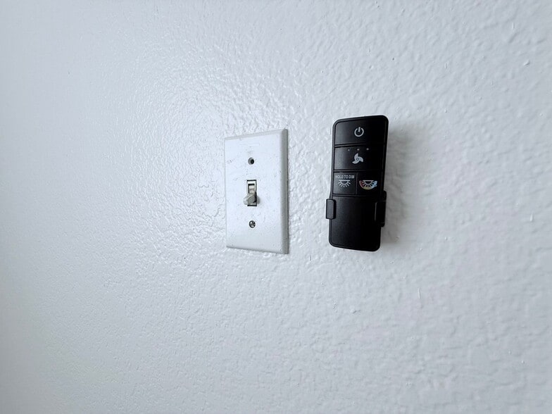 Building Photo - 2814 E Kathleen Rd