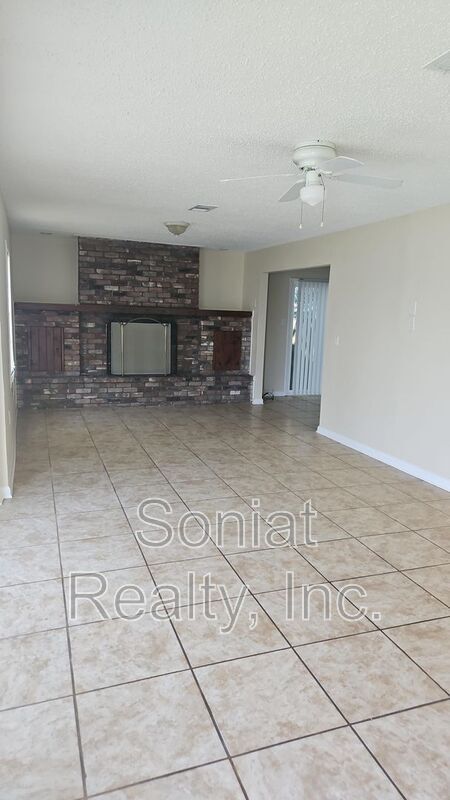 Building Photo - 9300 Hayne Blvd