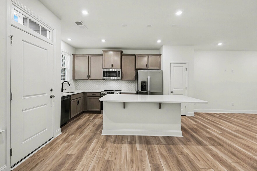 Building Photo - 2911 Herringbone Rd