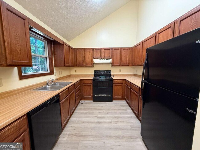 Building Photo - 4069 Shady Dr NW
