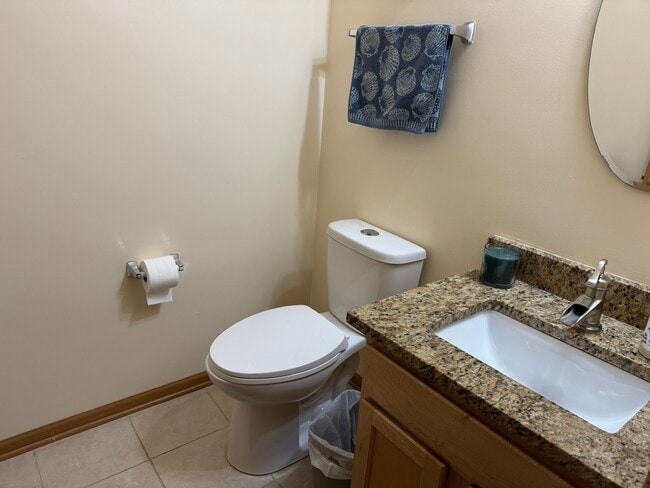 Building Photo - 605 Lakeridge Ct
