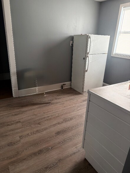 Building Photo - 105-07 E 3rd Ave