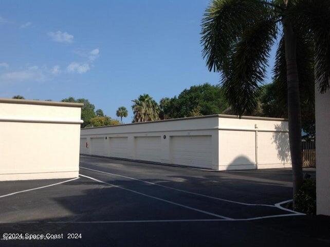 Building Photo - 161 Majestic Bay Ave