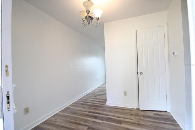 Building Photo - 3933 SW 26th Dr
