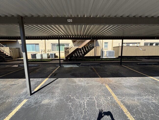 Building Photo - 10650 Steppington Dr