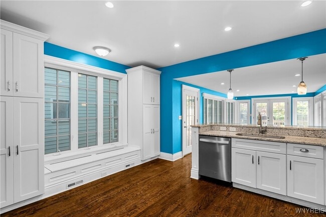 Building Photo - 108 Park St