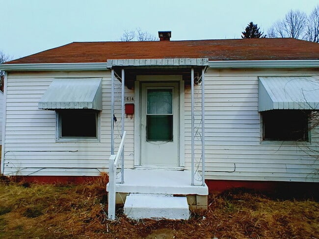 Building Photo - Completely Remodeled | Be the First to Live Here | Voucher Friendly