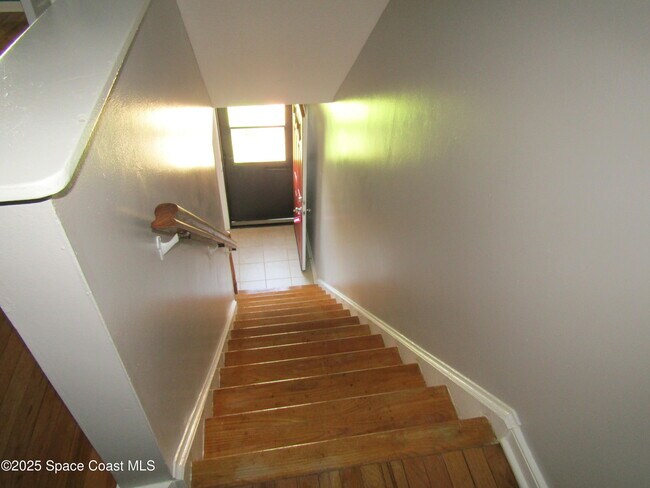 Building Photo - 910 S Colonial Ct