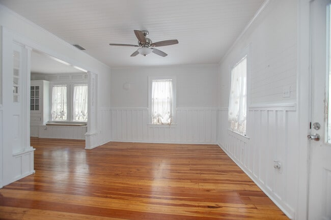 Building Photo - 1056 Stevens St