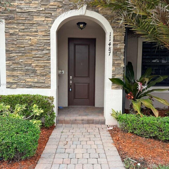 Building Photo - 11487 SW 248th Ln