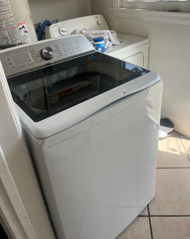 Building Photo - 8100 Chase Ave