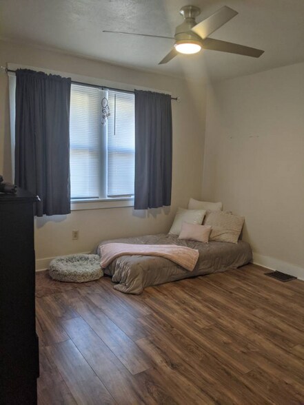 Building Photo - 3606 Pary Ave