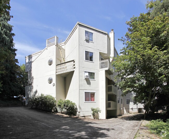 Building Photo - Water's Edge Apartments