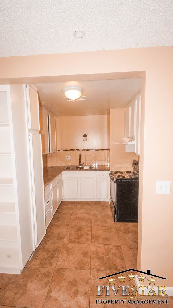 Building Photo - Apartment for Rent on 3017 "Q" Street Apt B