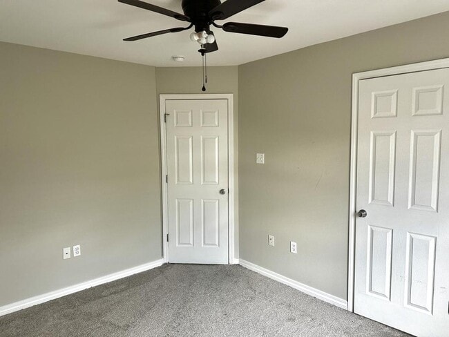 Building Photo - 545 Northshore Ln