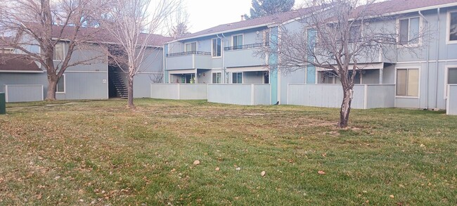 Building Photo - Upstairs Condo at Carson Park