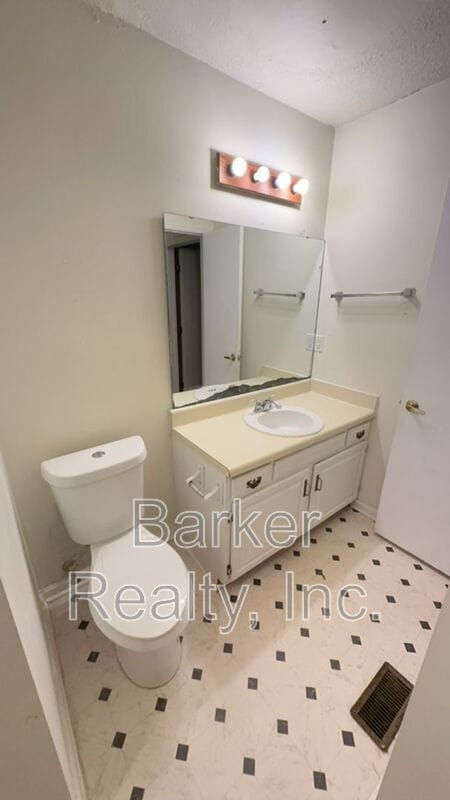 Building Photo - 3401 Whitford Ct